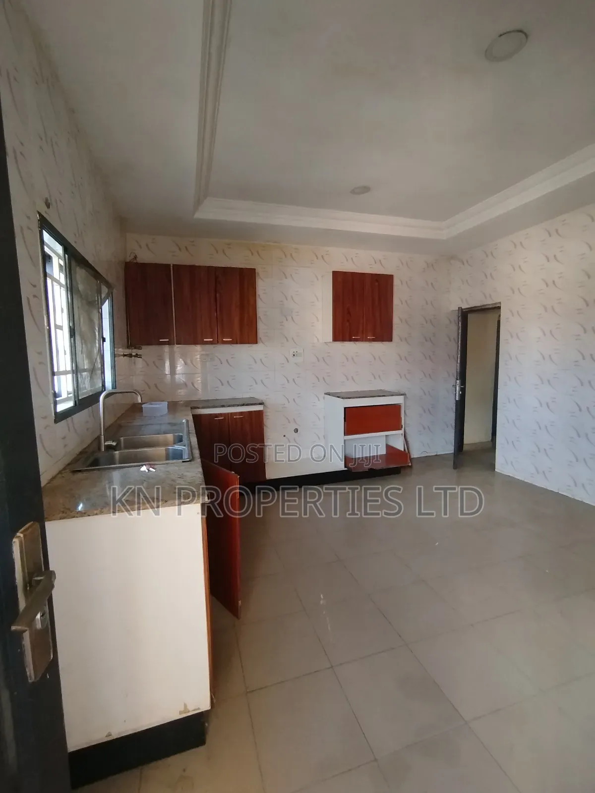 3bdrm Block of Flats in Area 1 for rent in Area 1