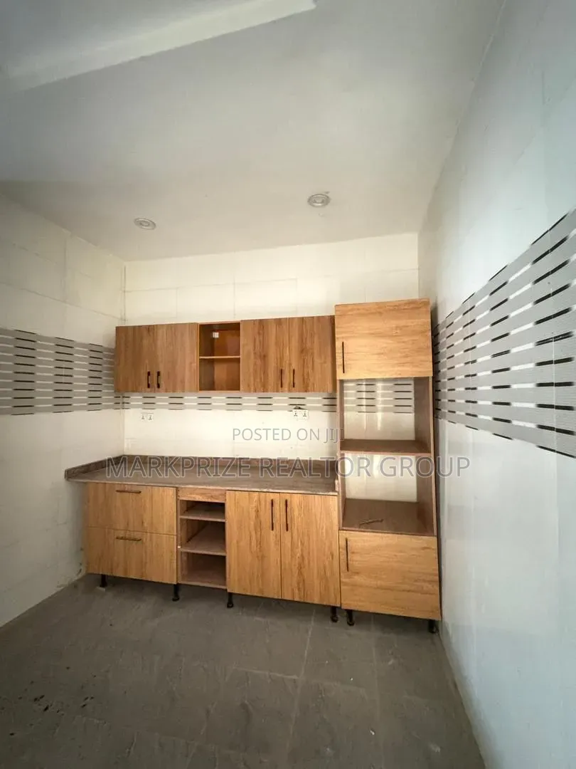 3bdrm Apartment in Yaba Lagos, Akoka for sale in Akoka
