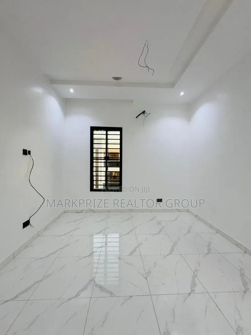 Furnished 5bdrm Duplex in Omole Phase 1 Lagos for sale in Omole Phase 1