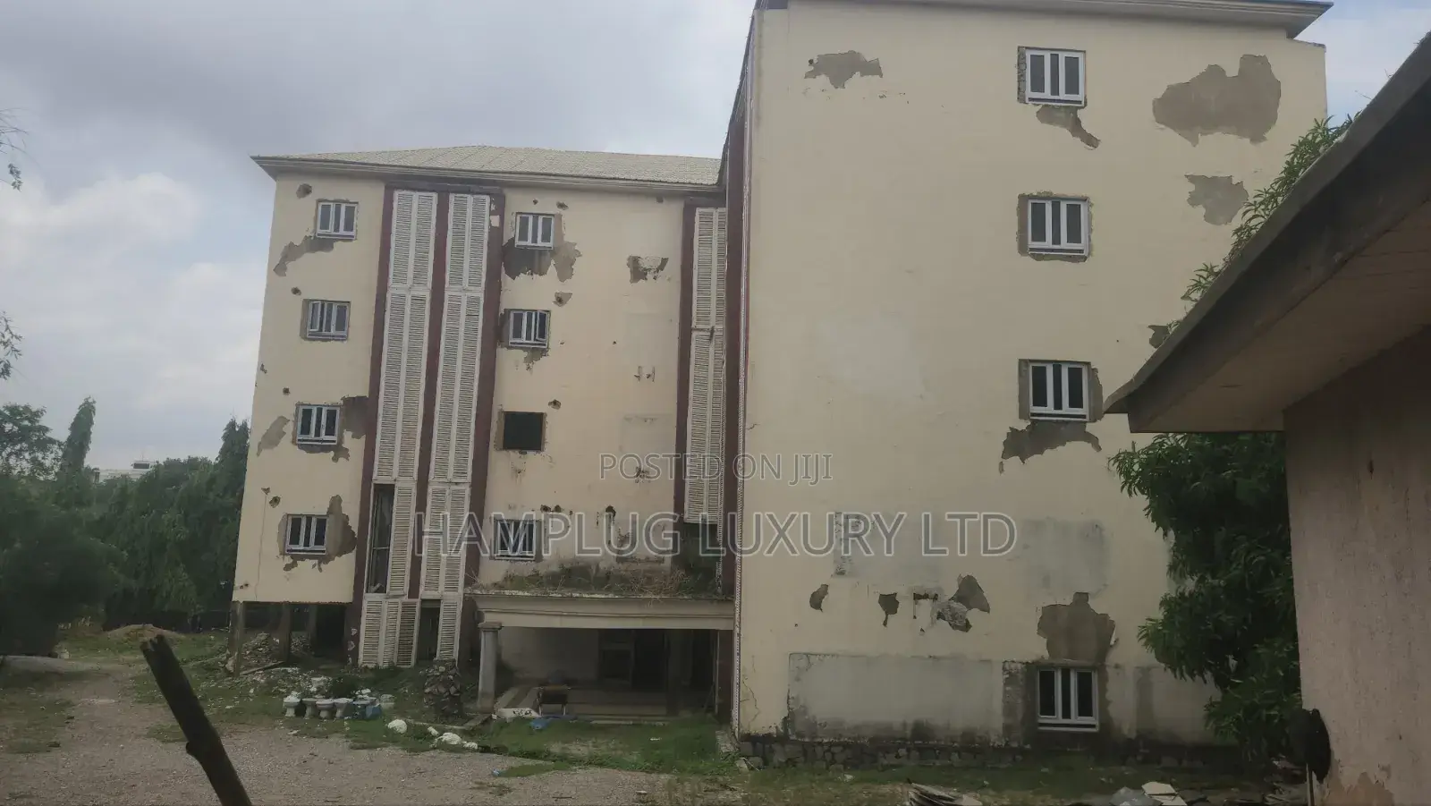 47 Rooms Hotel Zone 4 in Zone 5 / Wuse