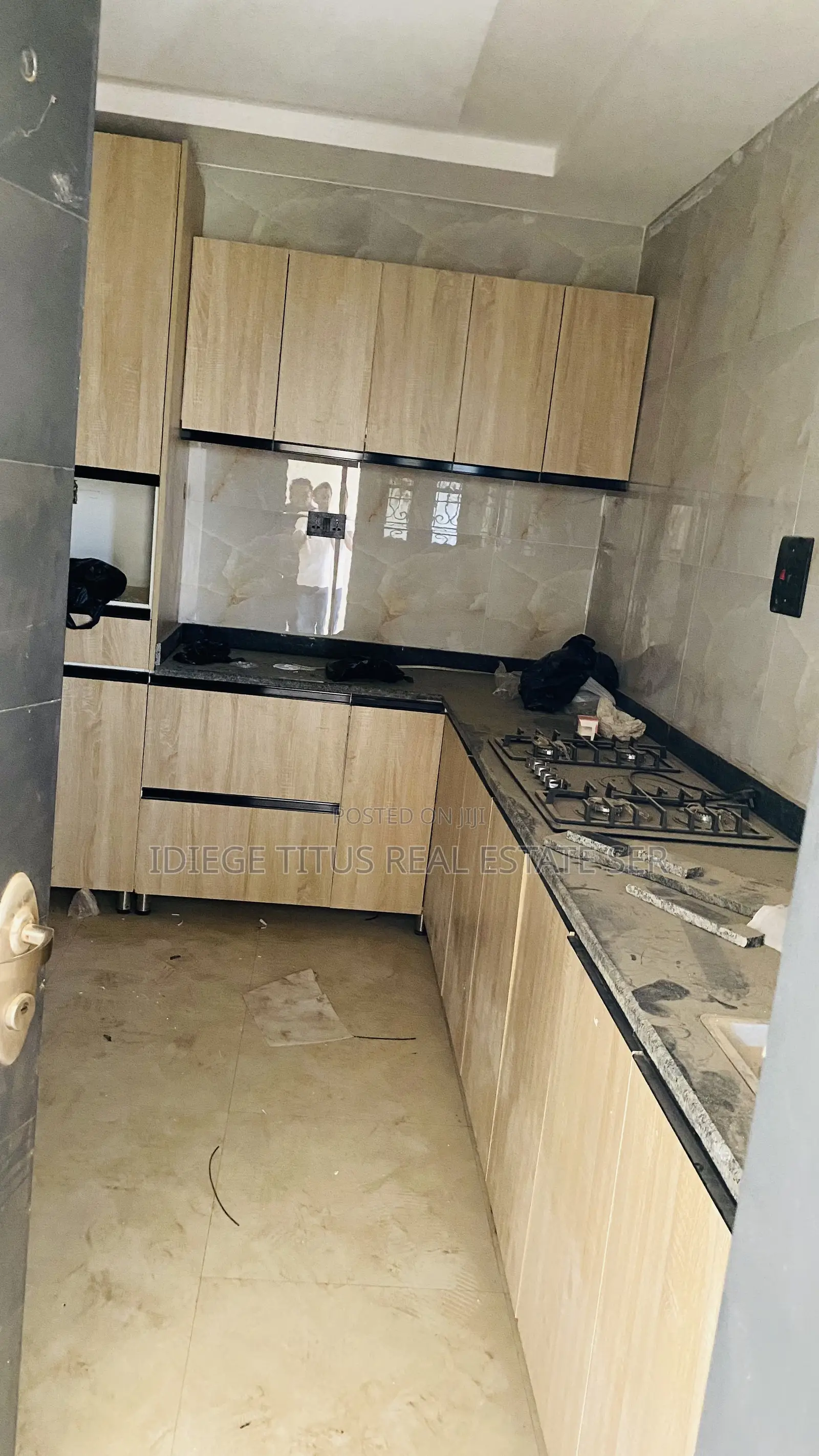 6bdrm Duplex in By Aduvie, Jahi for rent in Jahi