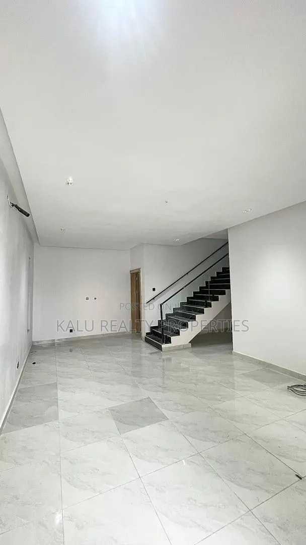 4bdrm Duplex in Orchid Road, Lekki Phase 2 for rent in Lekki Phase 2