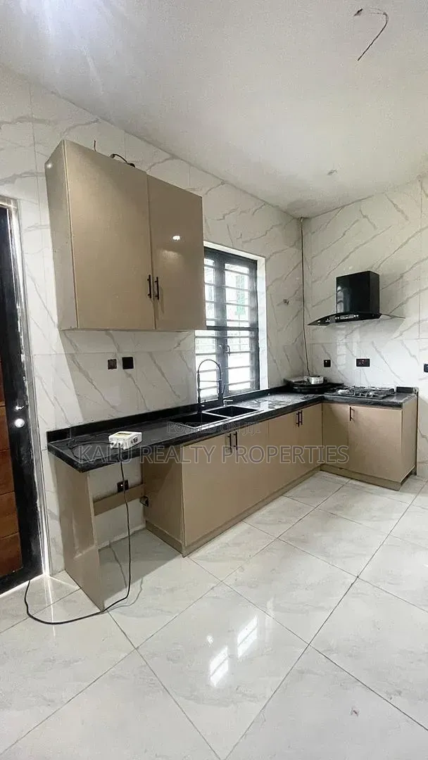 4bdrm Duplex in Orchid Road, Lekki Phase 2 for rent in Lekki Phase 2