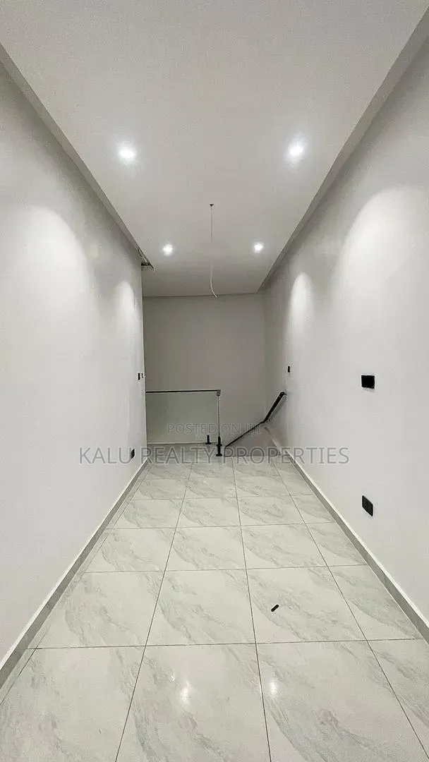 4bdrm Duplex in Orchid Road, Lekki Phase 2 for rent in Lekki Phase 2