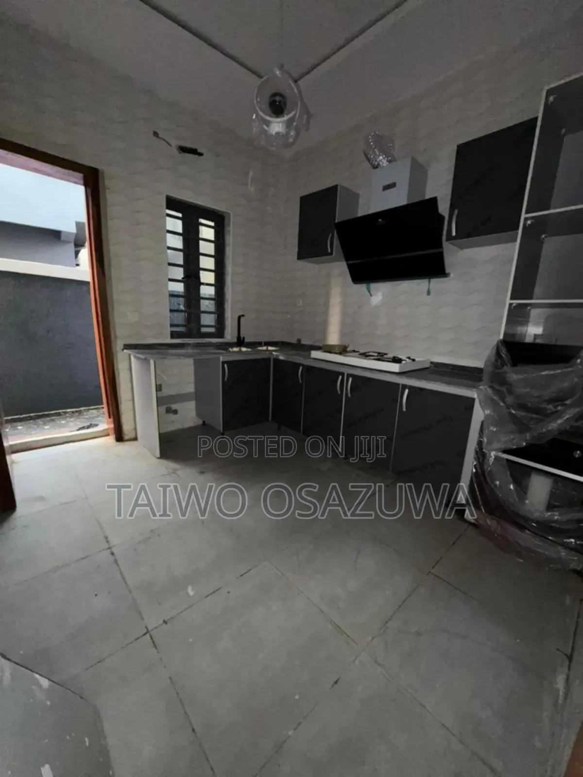 4bdrm Duplex in Ologolo for sale in Ologolo