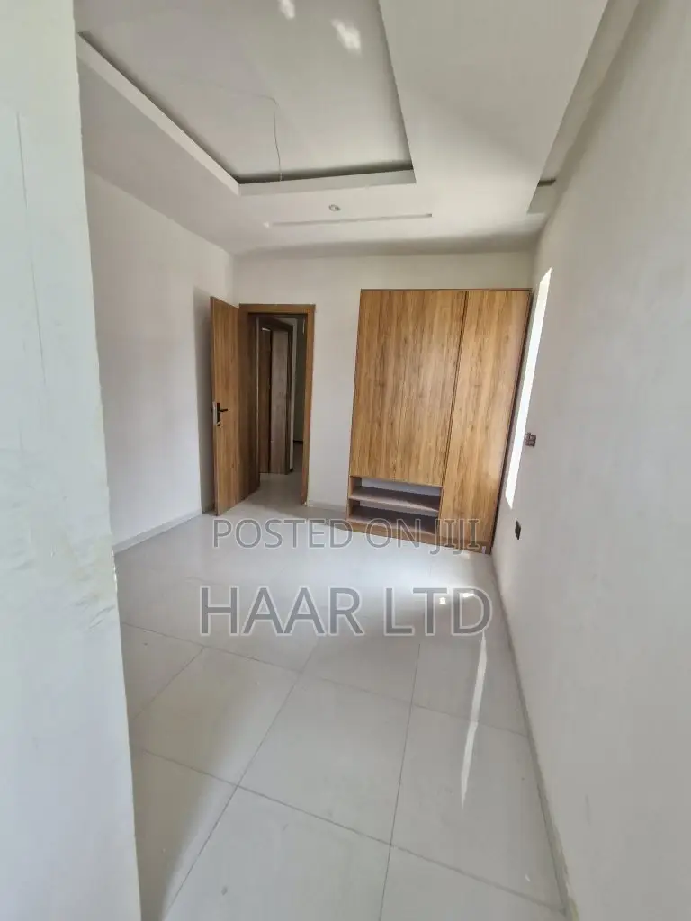 5bdrm Duplex in Ikate for sale in Ikate