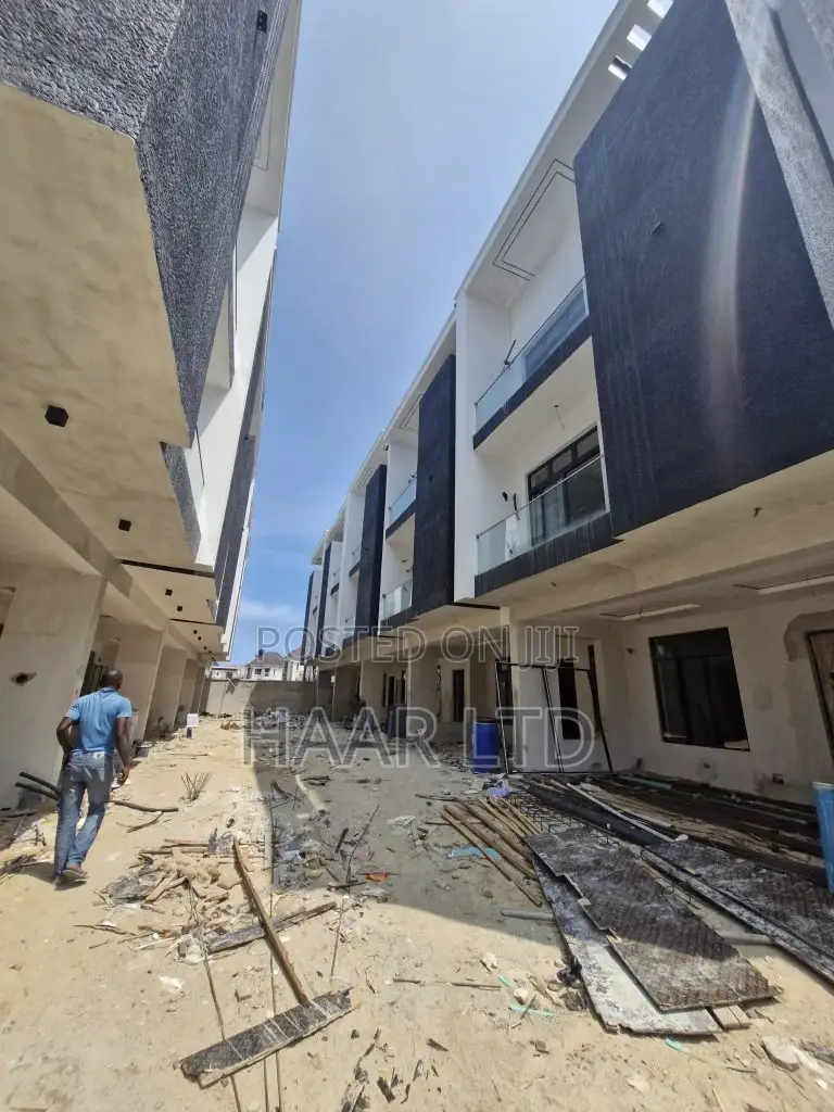 5bdrm Duplex in Ikate for sale in Ikate