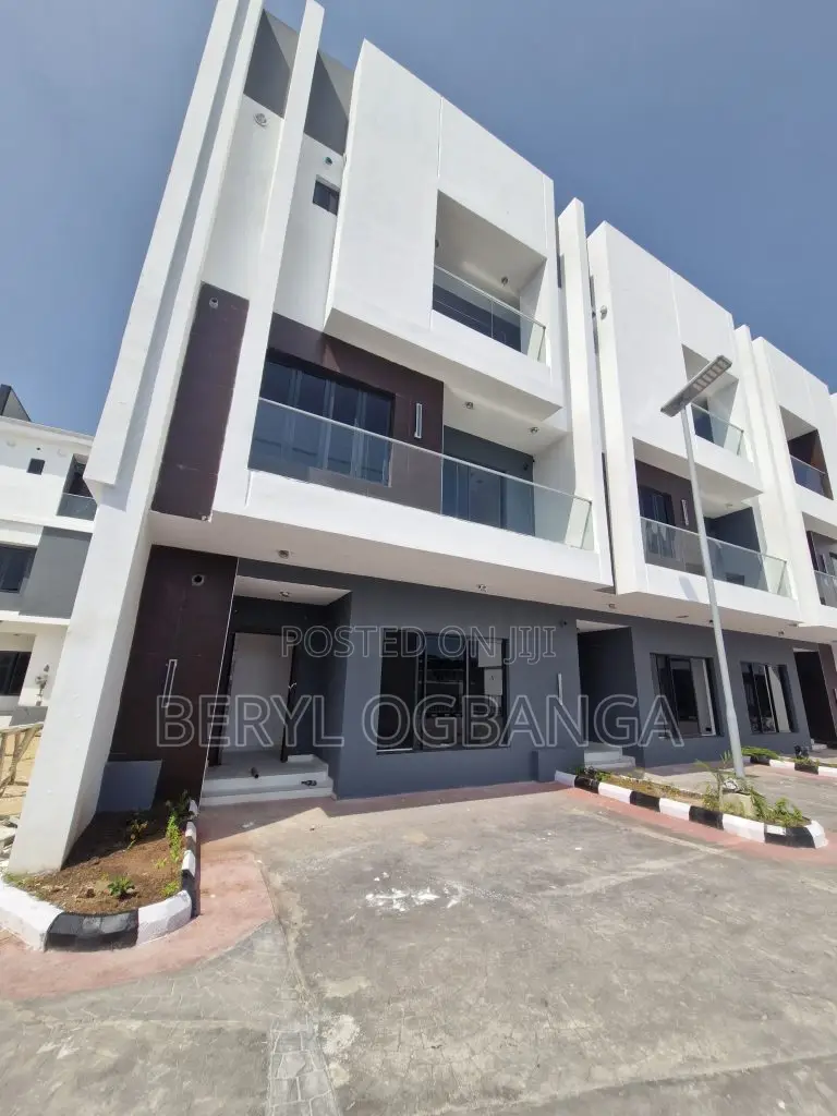 4bdrm Duplex in Lekki Phase 1 for sale in Lekki Phase 1