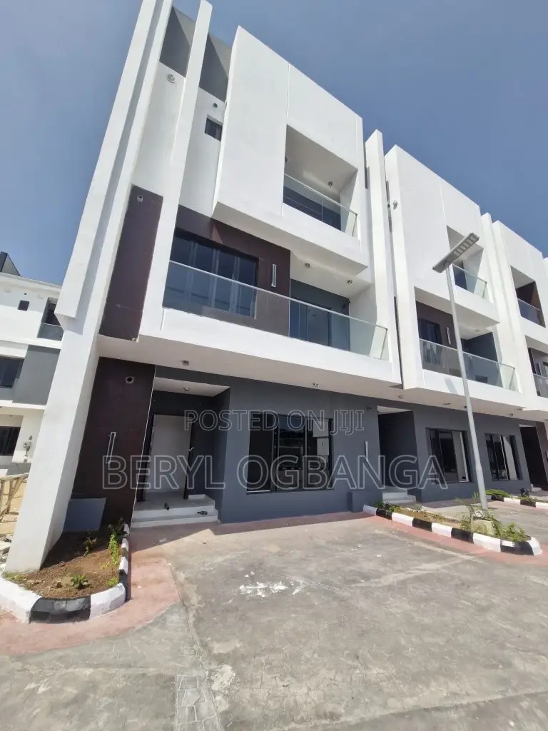 4bdrm Duplex in Lekki Phase 1 for sale in Lekki Phase 1