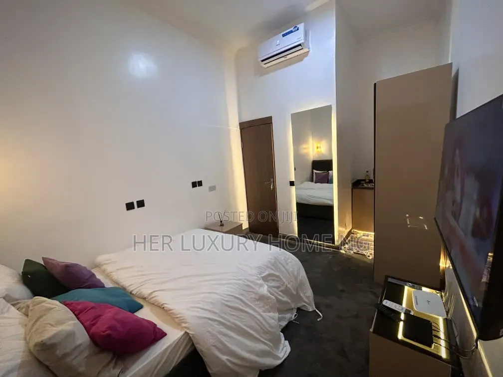 Furnished Studio Apartment in Lekki Phase One for rent in Lekki Phase 1
