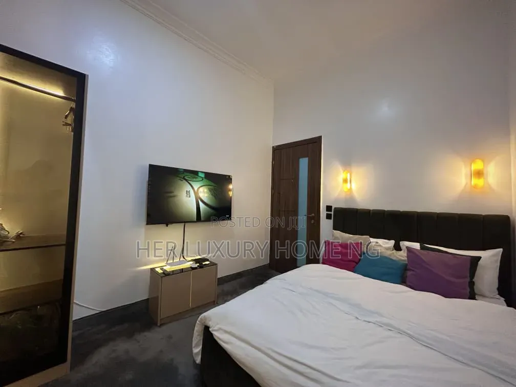 Furnished Studio Apartment in Lekki Phase One for rent in Lekki Phase 1