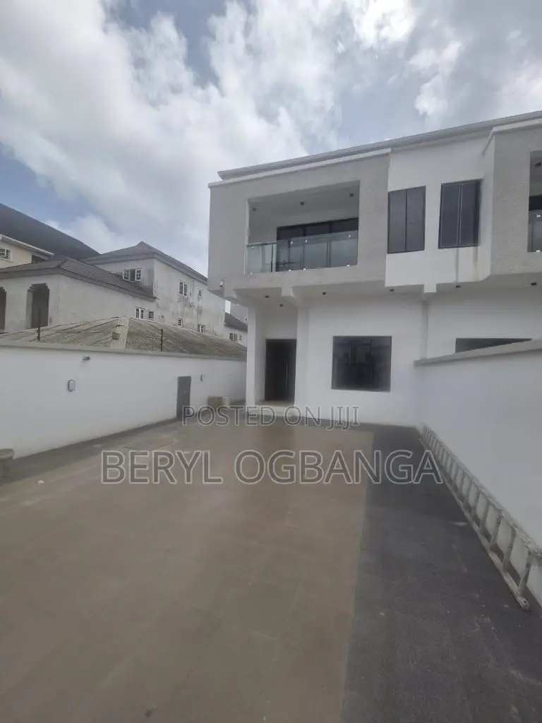 4bdrm Duplex in Ikate for sale in Ikate