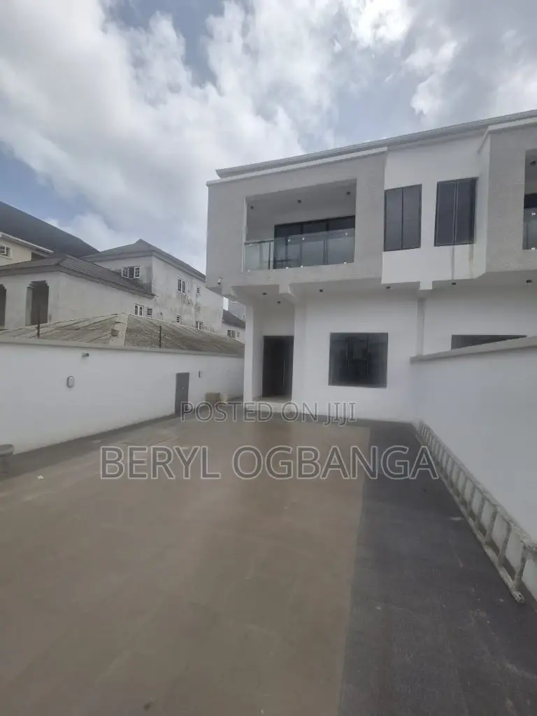 4bdrm Duplex in Ikate for sale in Ikate