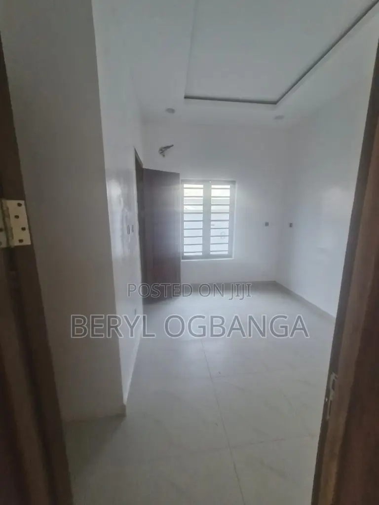 4bdrm Duplex in Ikate for sale in Ikate