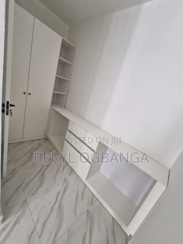 4bdrm Duplex in Ikate for sale in Ikate
