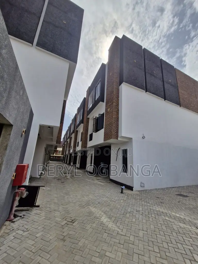 4bdrm Duplex in Ikate for sale in Ikate