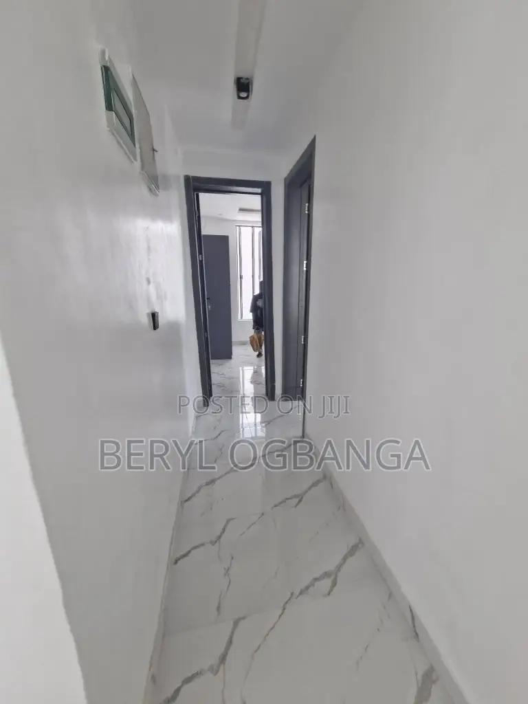 5bdrm Duplex in Chevron for sale in Chevron