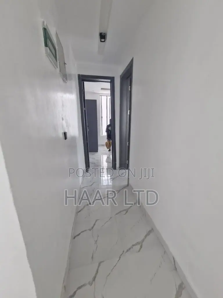 5bdrm Duplex in Chevron for sale in Chevron