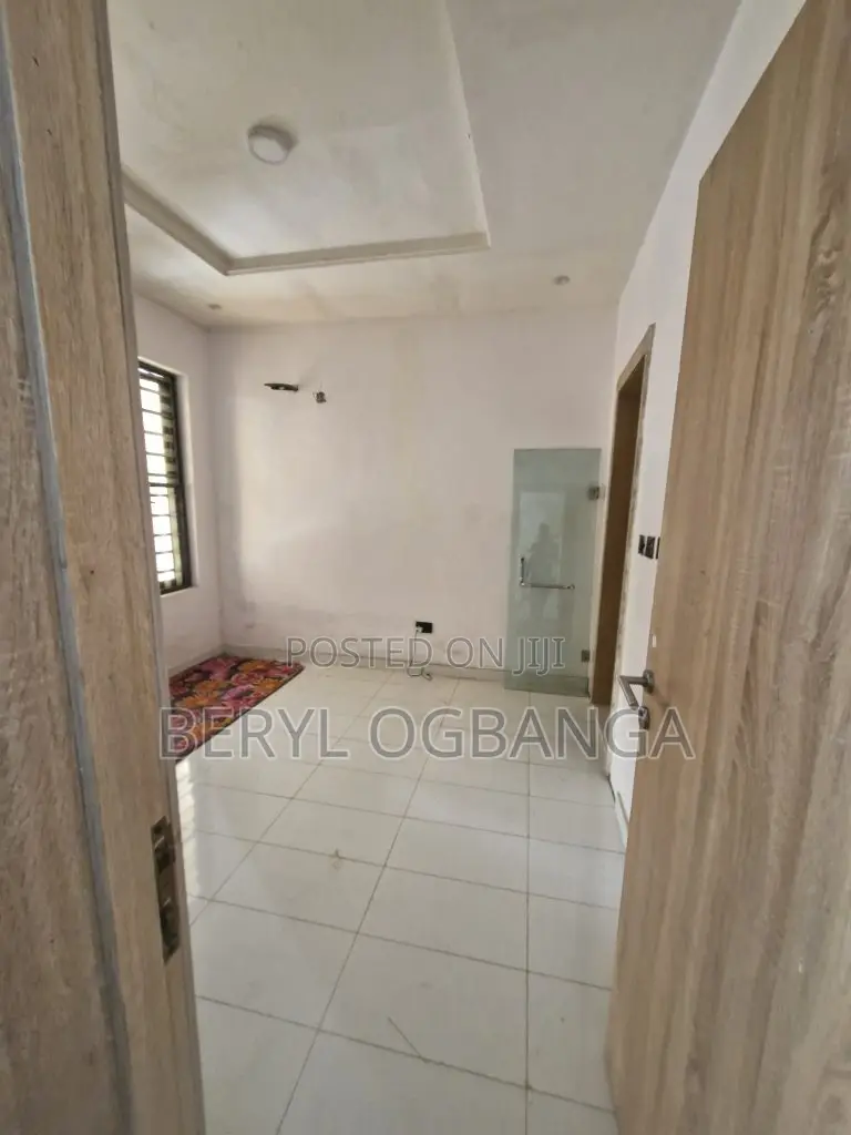 4bdrm Duplex in Ikate for sale in Ikate