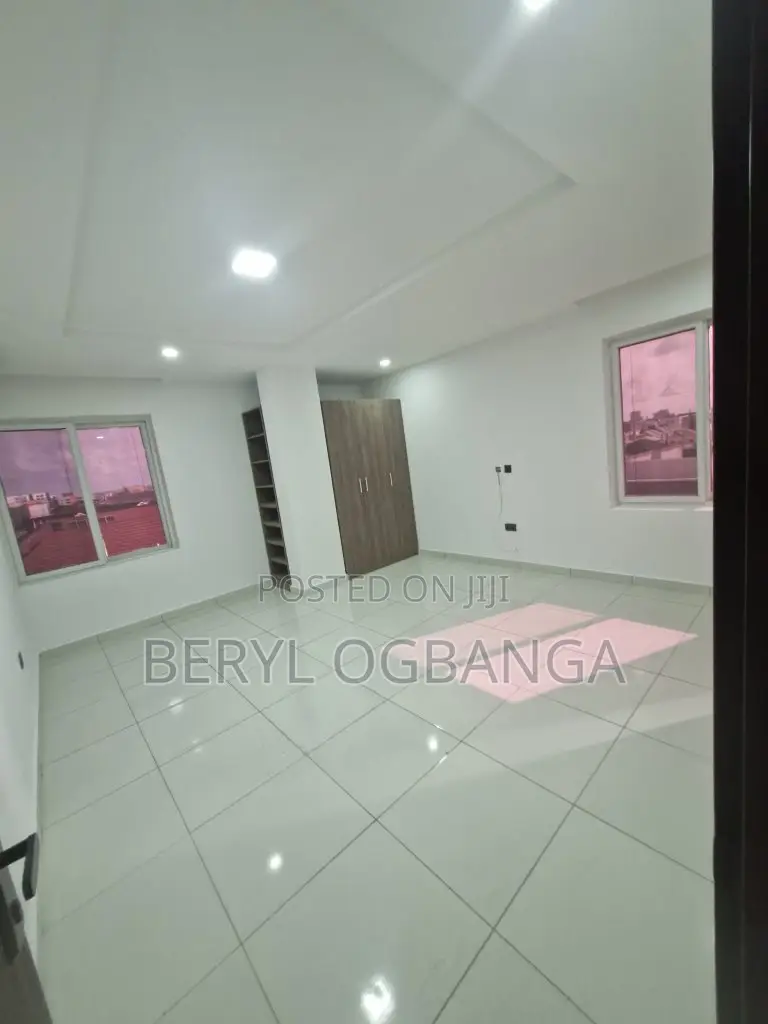 3bdrm Duplex in Ikate for sale in Ikate