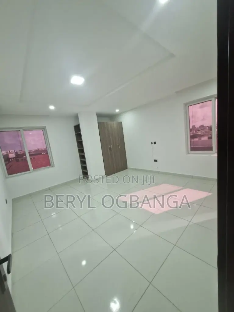 3bdrm Duplex in Ikate for sale in Ikate