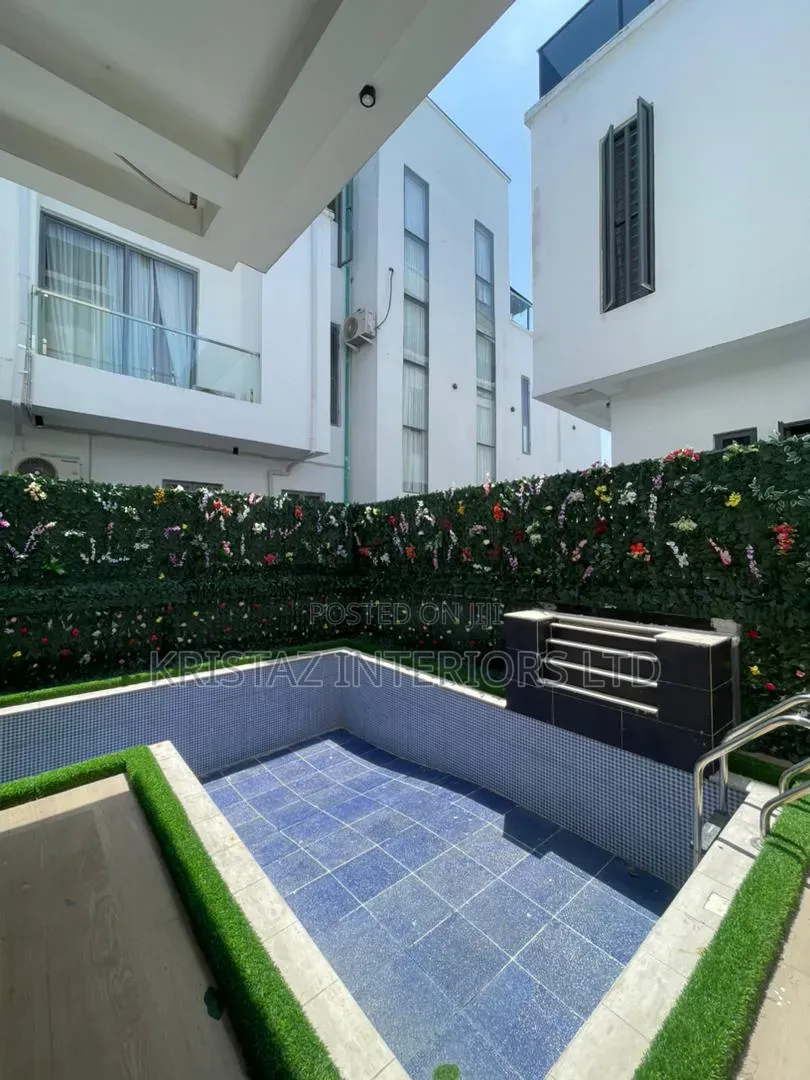 5bdrm Duplex in Osapa london for sale in Osapa london