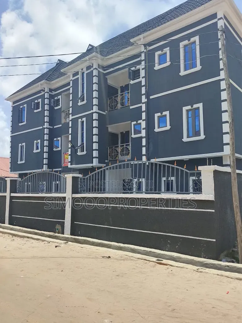 2bdrm Block of Flats in Igando Oloja, Ibeju for rent in Ibeju