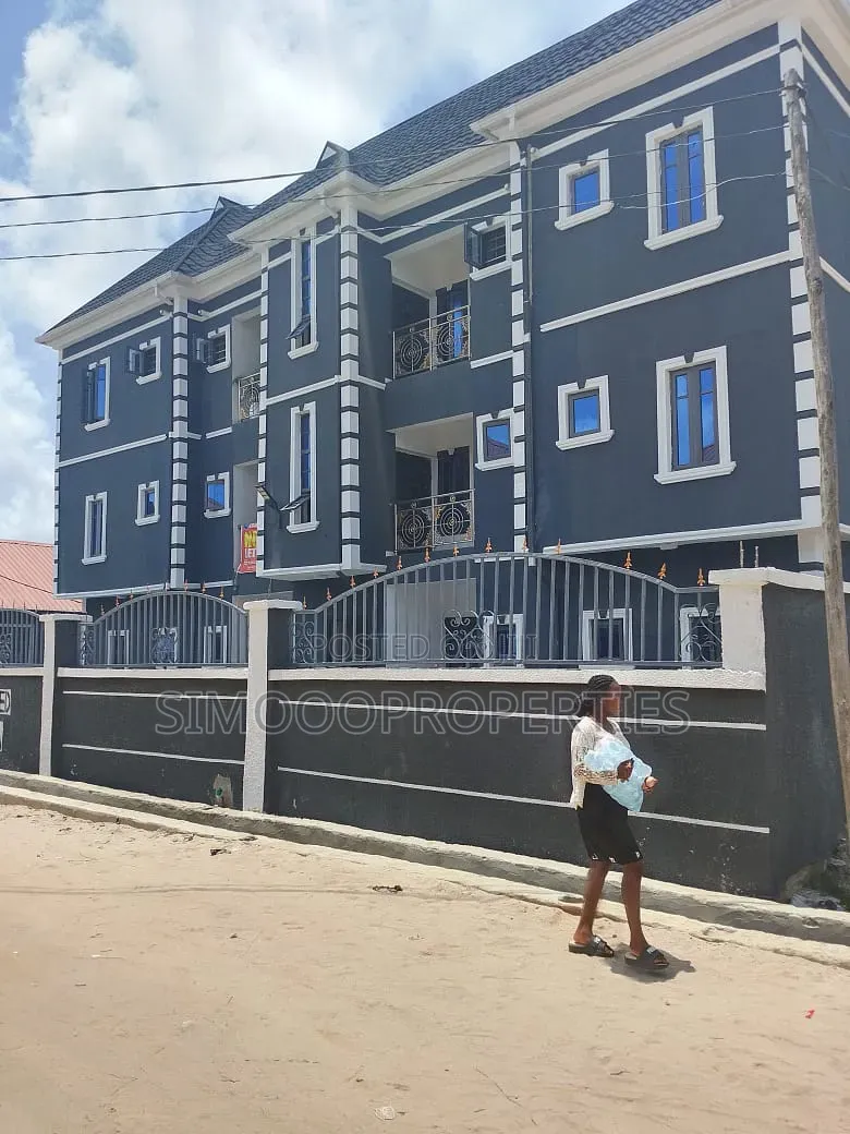 2bdrm Block of Flats in Igando Oloja, Ibeju for rent in Ibeju