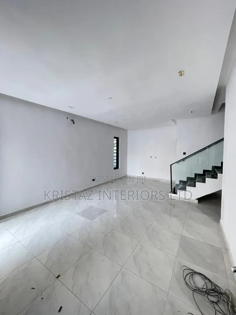 4bdrm Duplex in Chevron for sale in Chevron