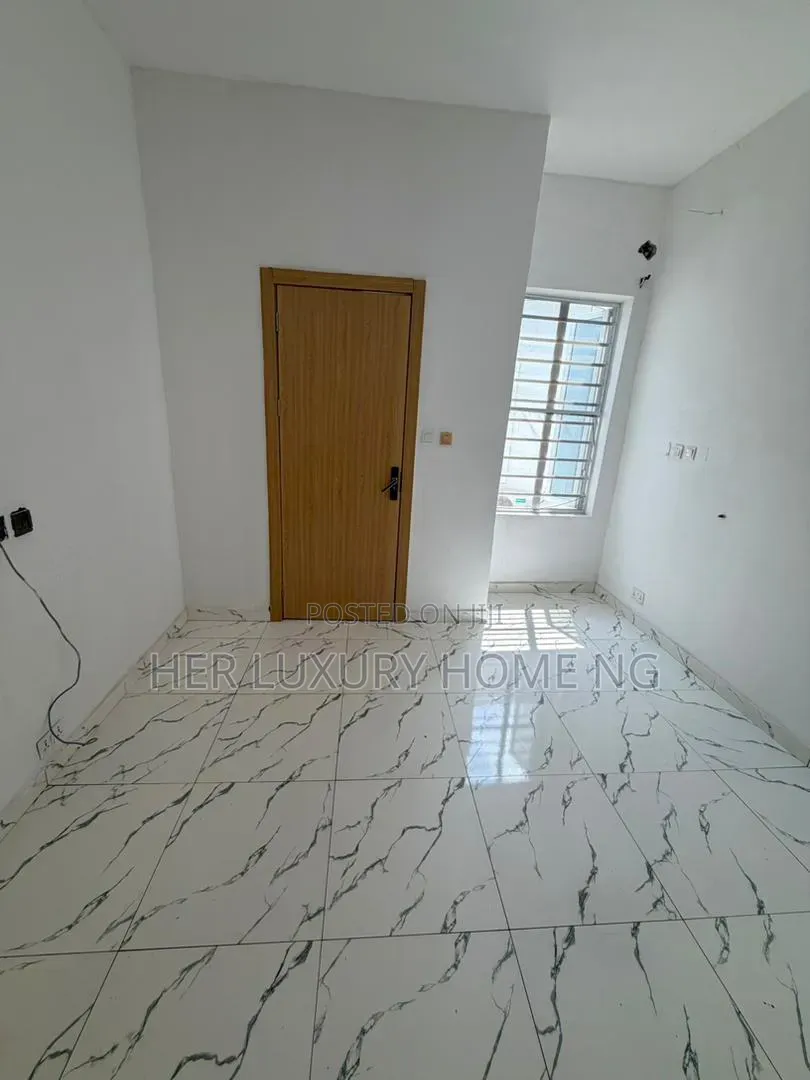 1bdrm Shared Apartment in Royal Pine Estate, Lekki Expressway for rent in Lekki Expressway