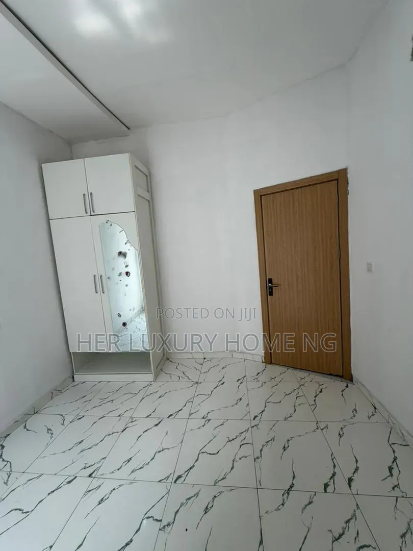 1bdrm Shared Apartment in Royal Pine Estate, Lekki Expressway for rent in Lekki Expressway