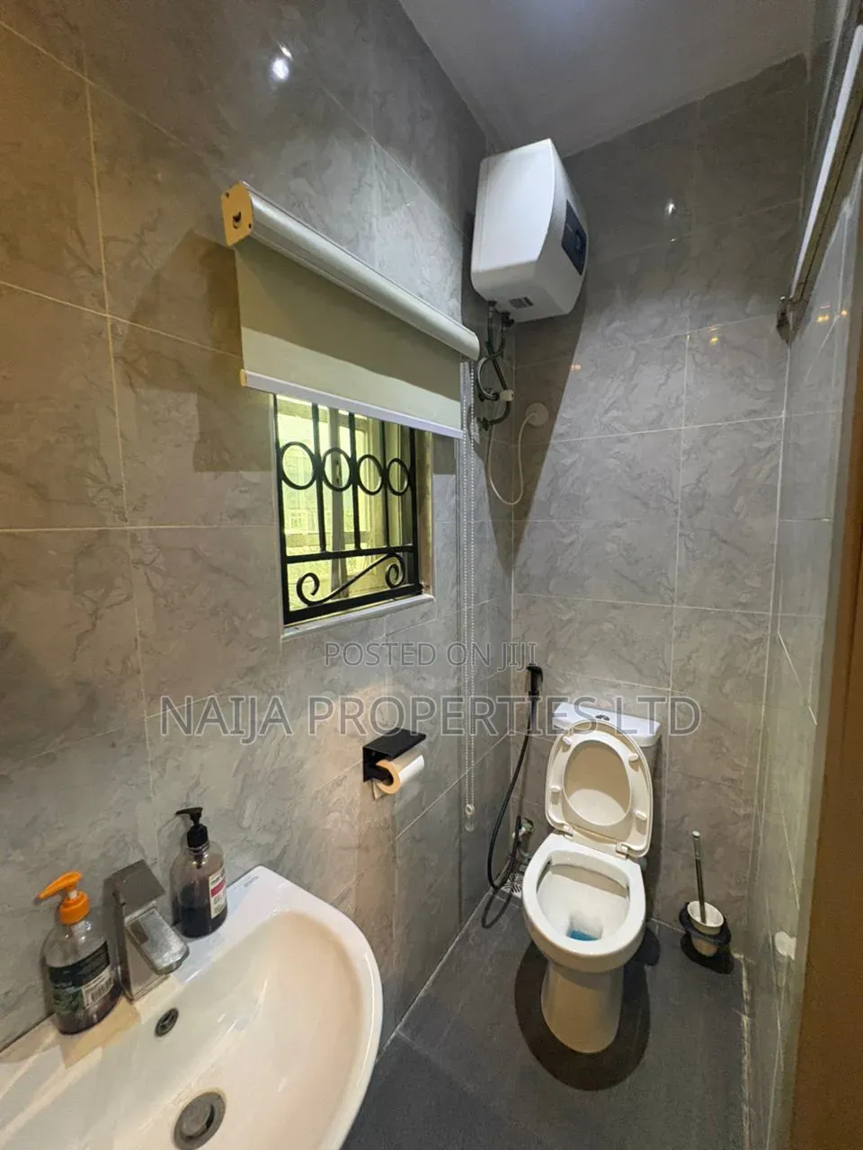 Mini Flat in Off Admiralty Rd, Lekki Phase 1 for rent in Lekki Phase 1