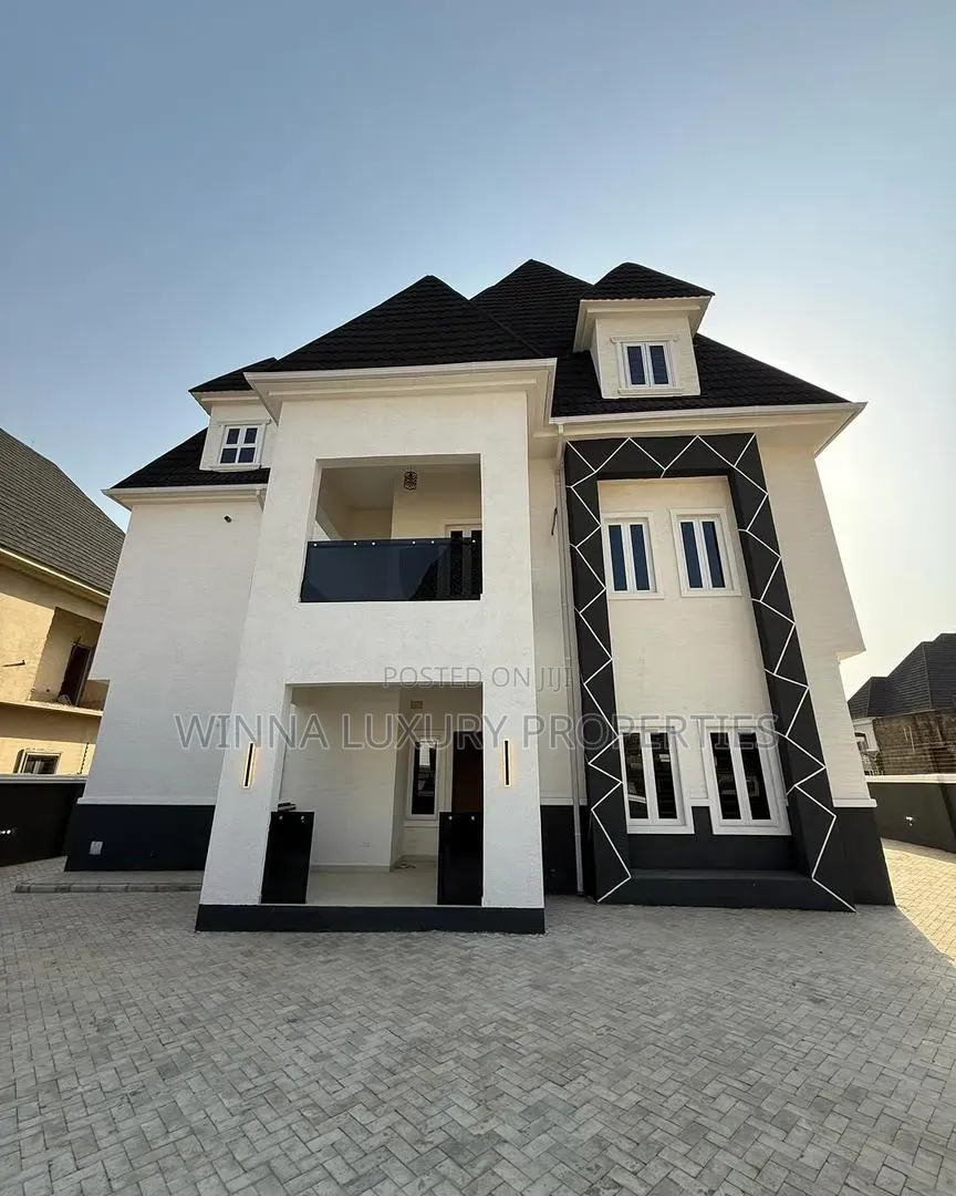 6bdrm Penthouse in Gwarinpa Extension for sale in Gwarinpa