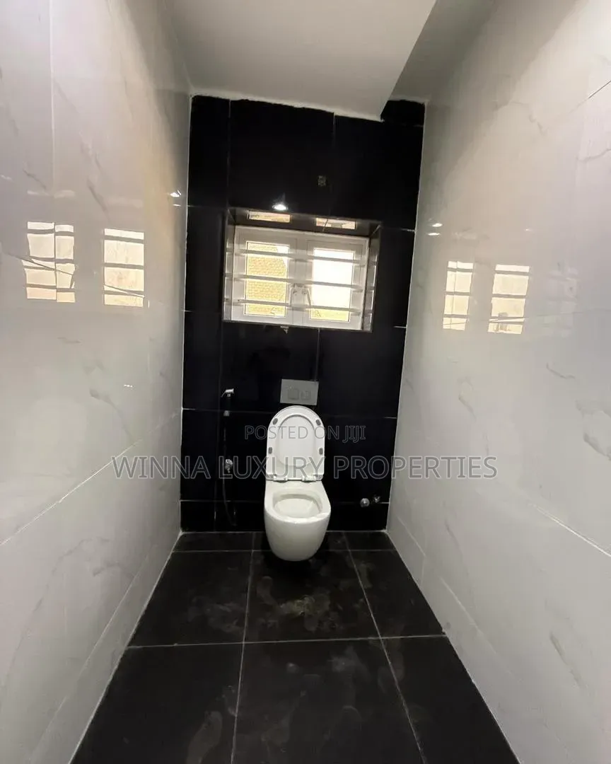 6bdrm Penthouse in Gwarinpa Extension for sale in Gwarinpa