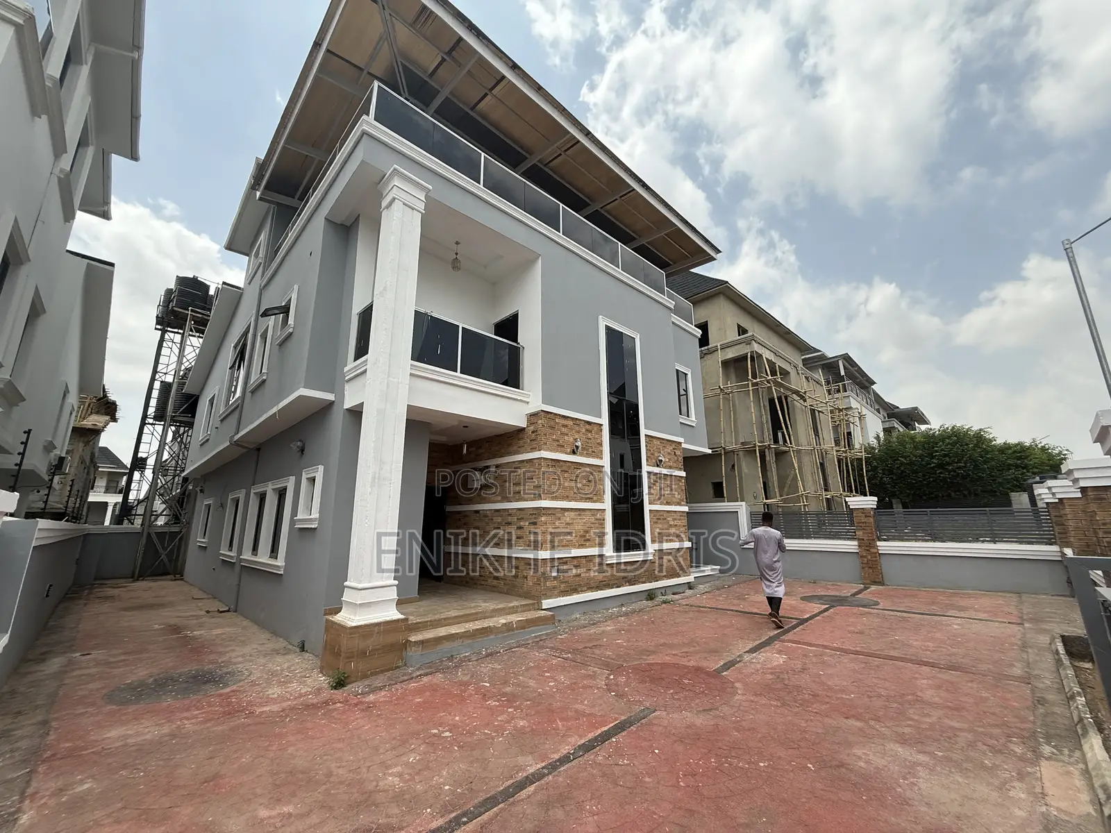 5bdrm Duplex in Vine, Sabon Lugbe for sale in Sabon Lugbe