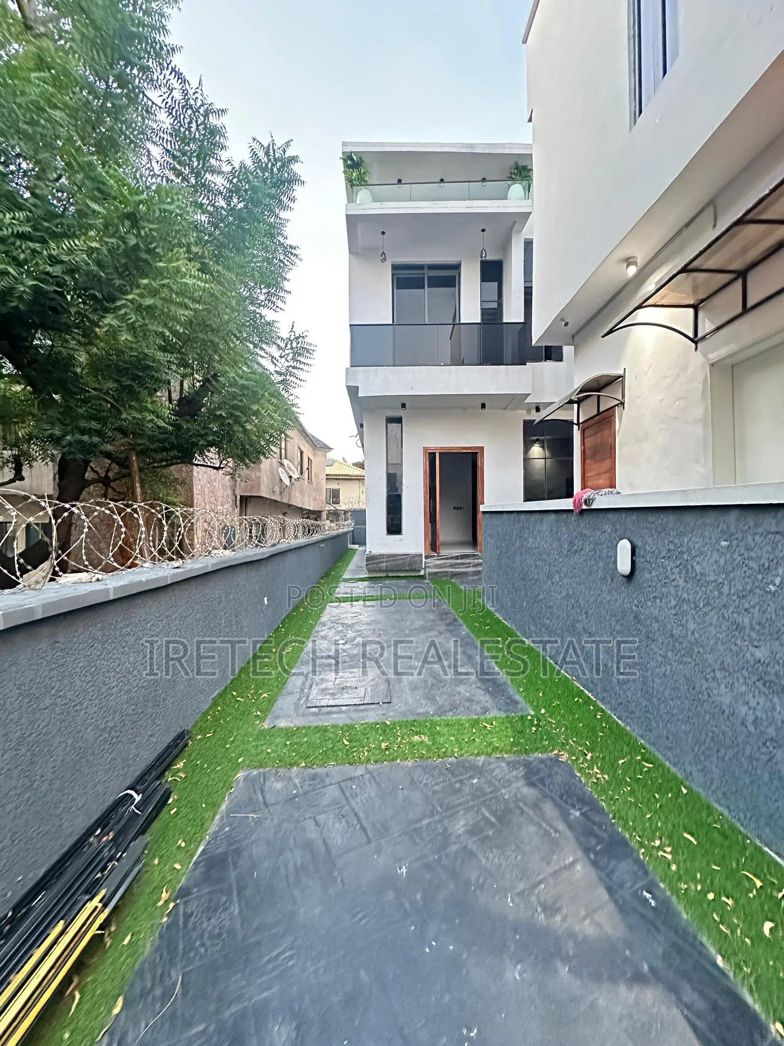 4bdrm Duplex in Ajah In A Gated, Olokonla for sale in Olokonla