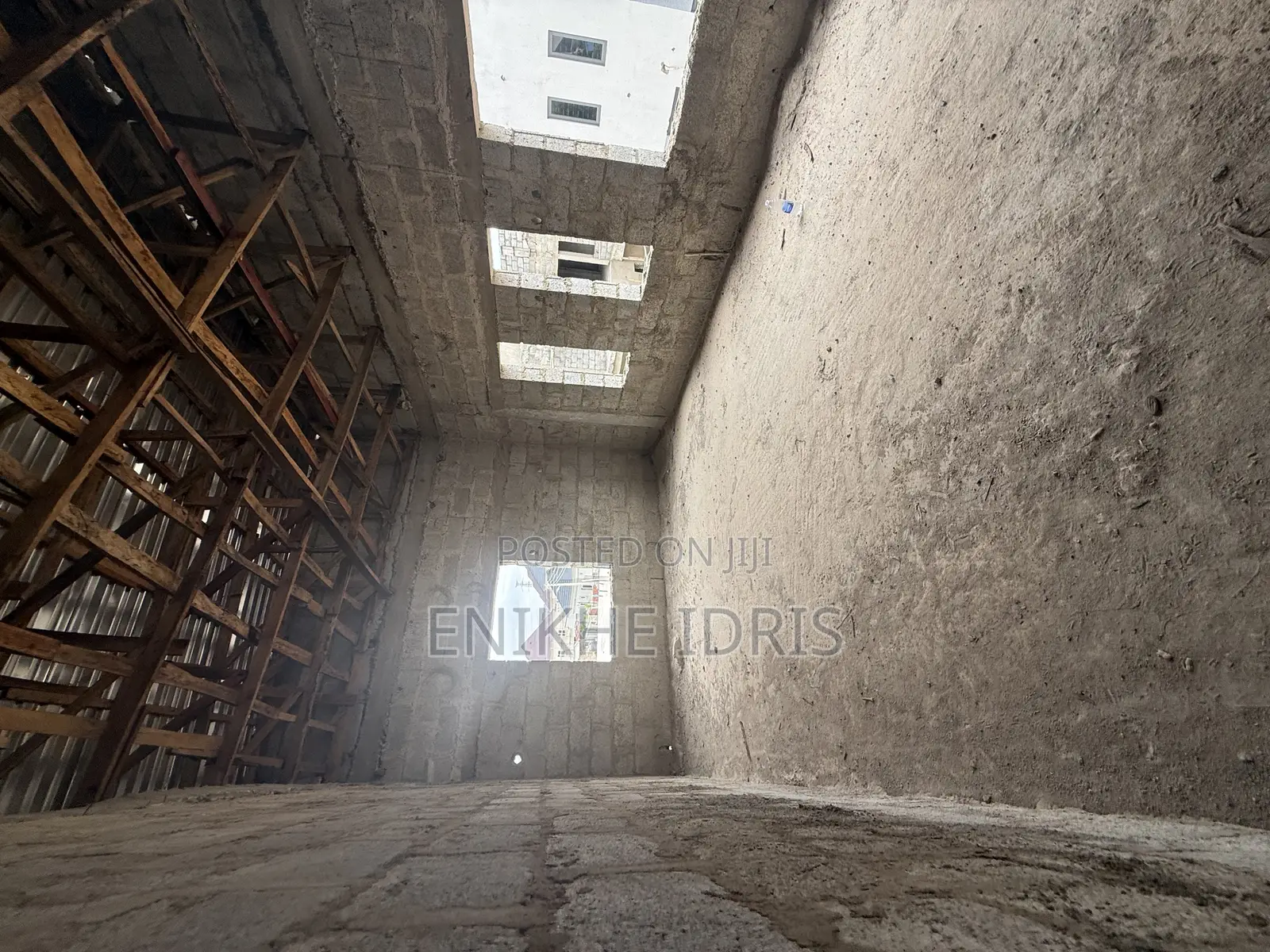 5bdrm Duplex in Brave Estate, Sabon Lugbe for sale in Sabon Lugbe