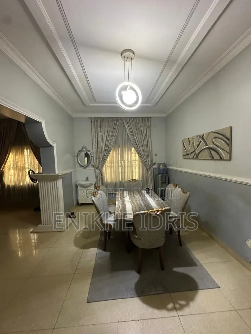 5bdrm Duplex in Urbarn, Lugbe District for sale in Lugbe District