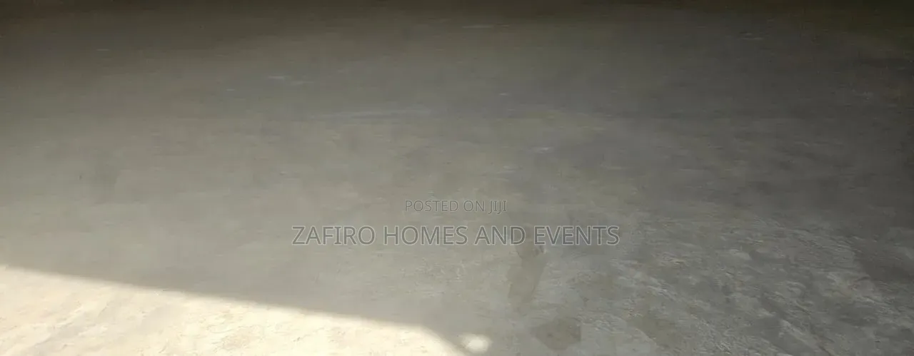 10002m Warehouse at Challenge Near Lagos Ibadan Expressway for Rent in Ibadan