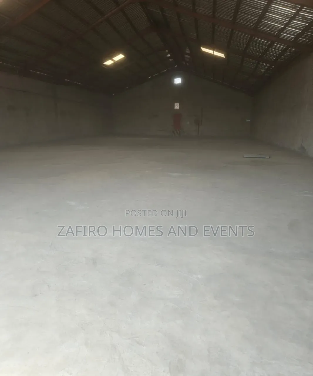 10002m Warehouse at Challenge Near Lagos Ibadan Expressway for Rent in Ibadan