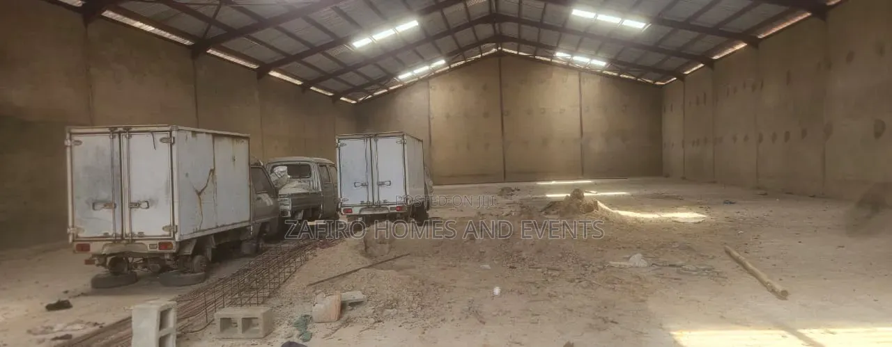 10002m Warehouse at Adegoke New Garage Ibadan for Rent in Ibadan