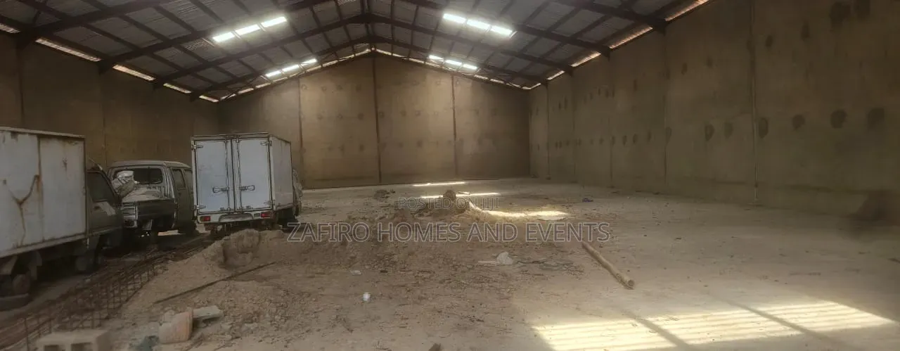10002m Warehouse at Adegoke New Garage Ibadan for Rent in Ibadan