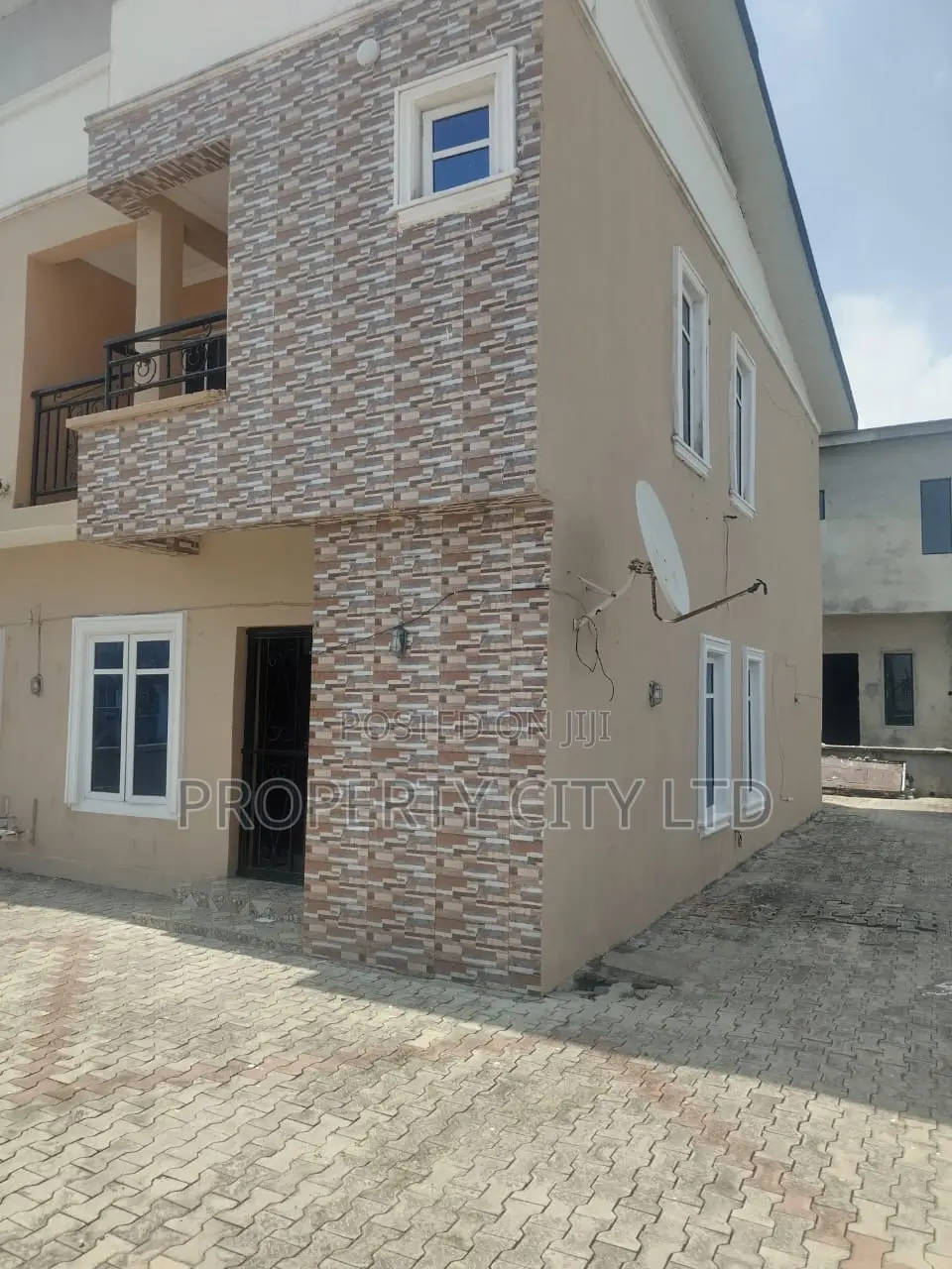 3bdrm Duplex in Rose Gardens Estate, Lakowe for rent in Lakowe