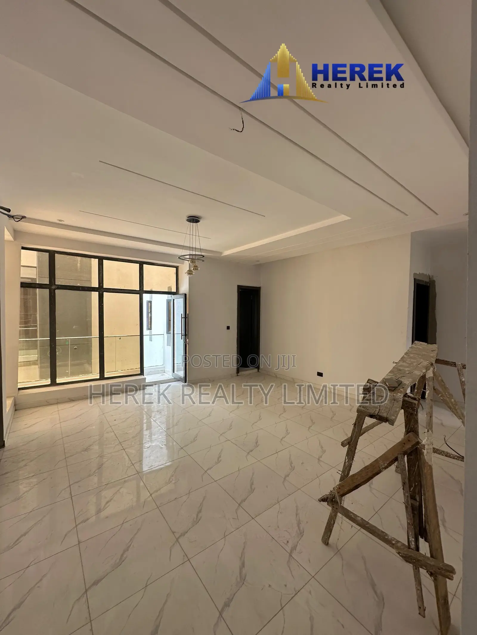 3bdrm Apartment in Ogombo for sale in Ogombo