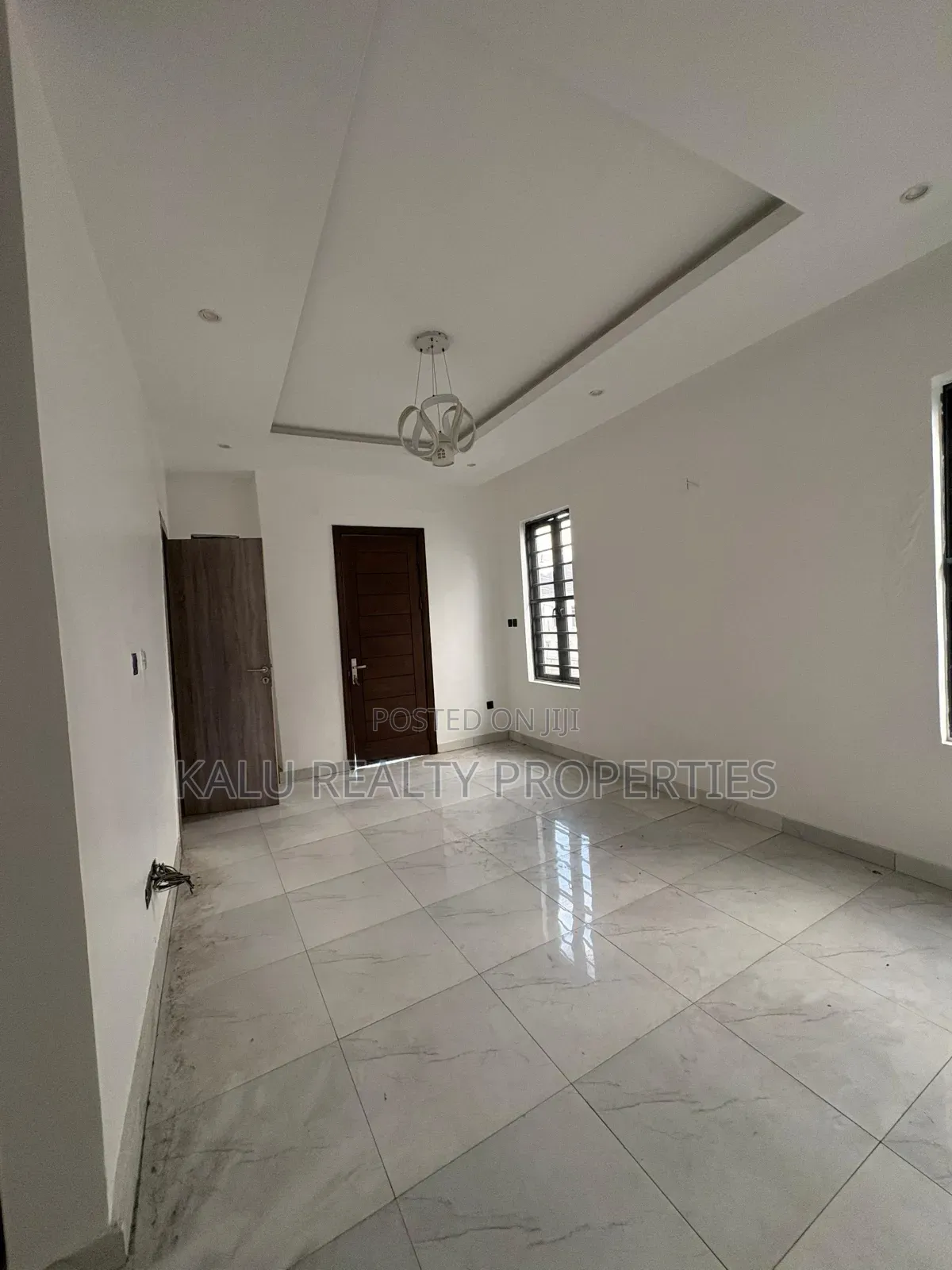 4bdrm Duplex in Chevron Drive for sale in Chevron