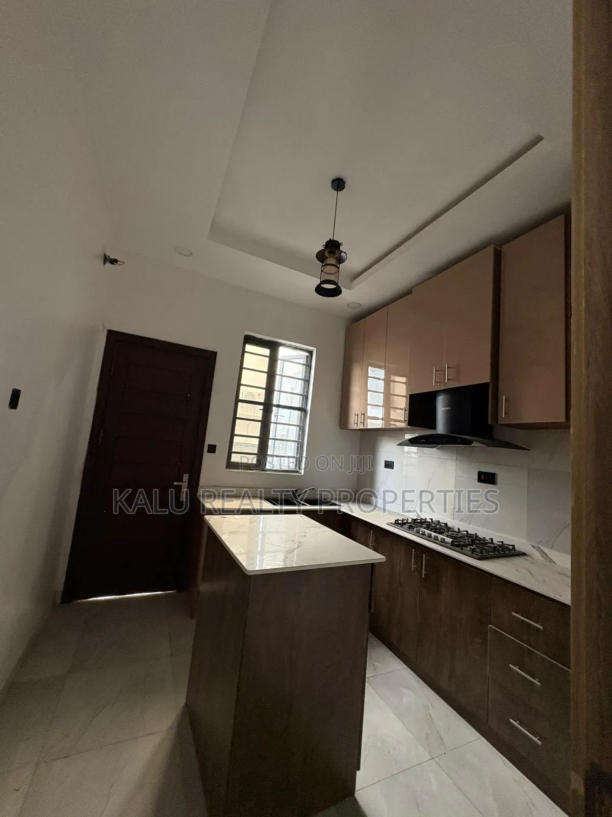 4bdrm Duplex in Chevron Drive for sale in Chevron