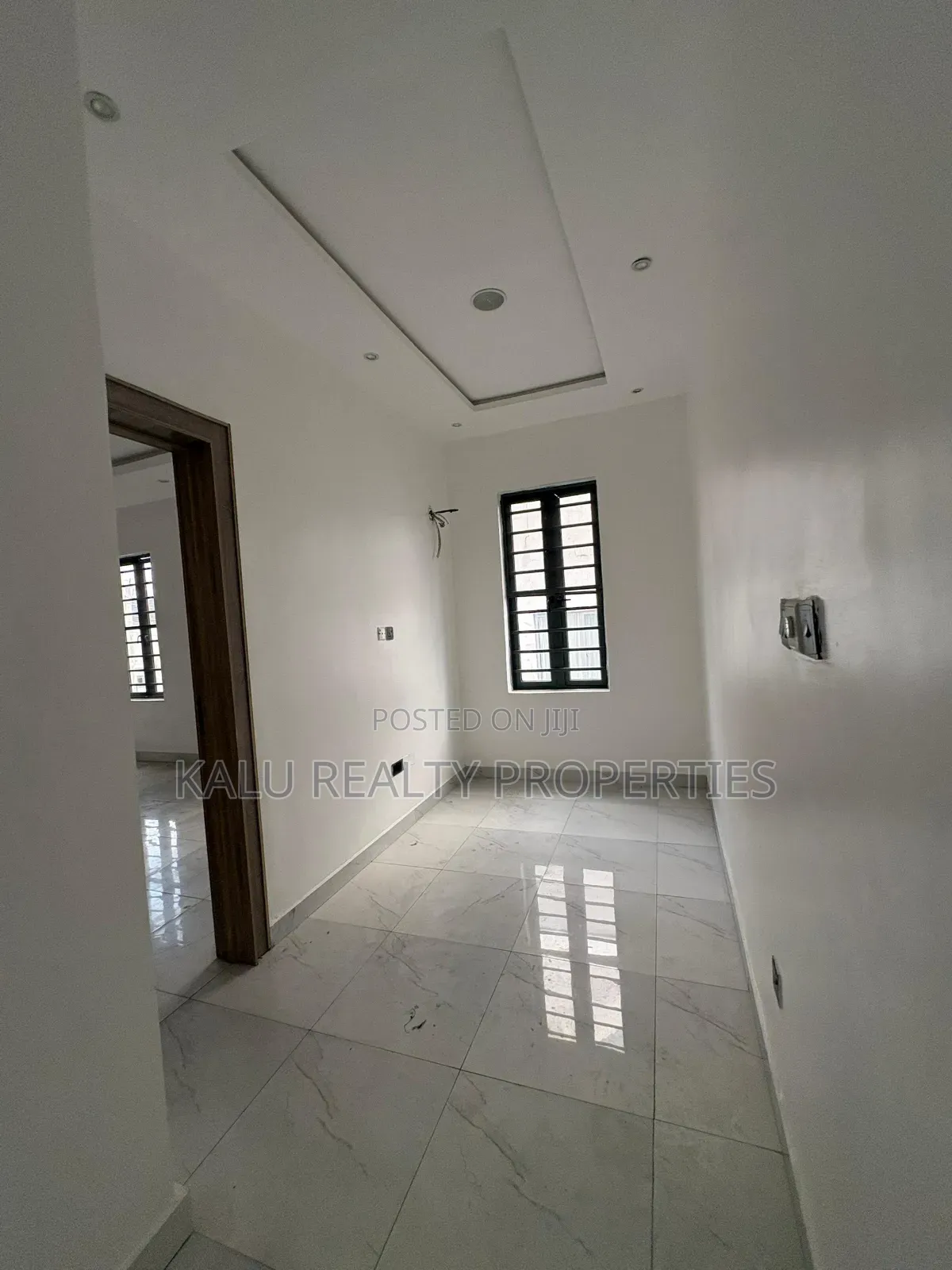 4bdrm Duplex in Chevron Drive for sale in Chevron
