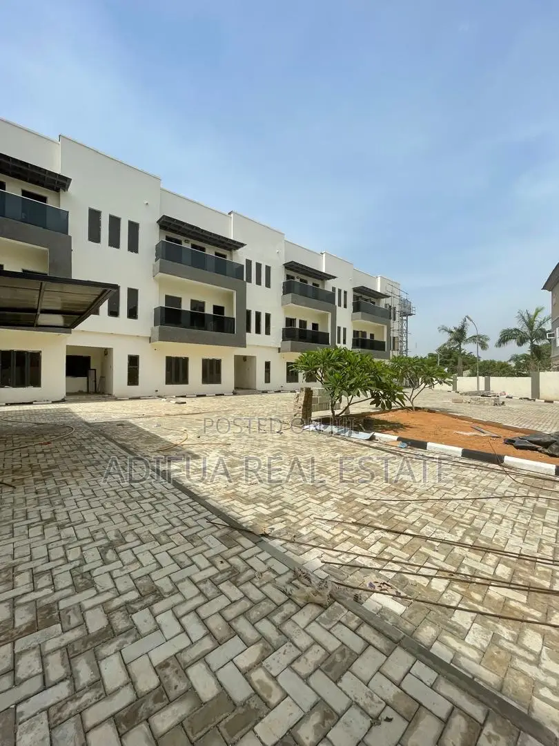 5bdrm Duplex in Mabushi for sale in Mabushi