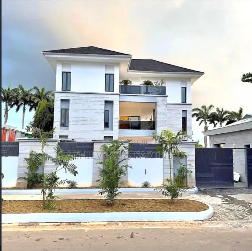 7bdrm Mansion in Maitama for sale in Maitama