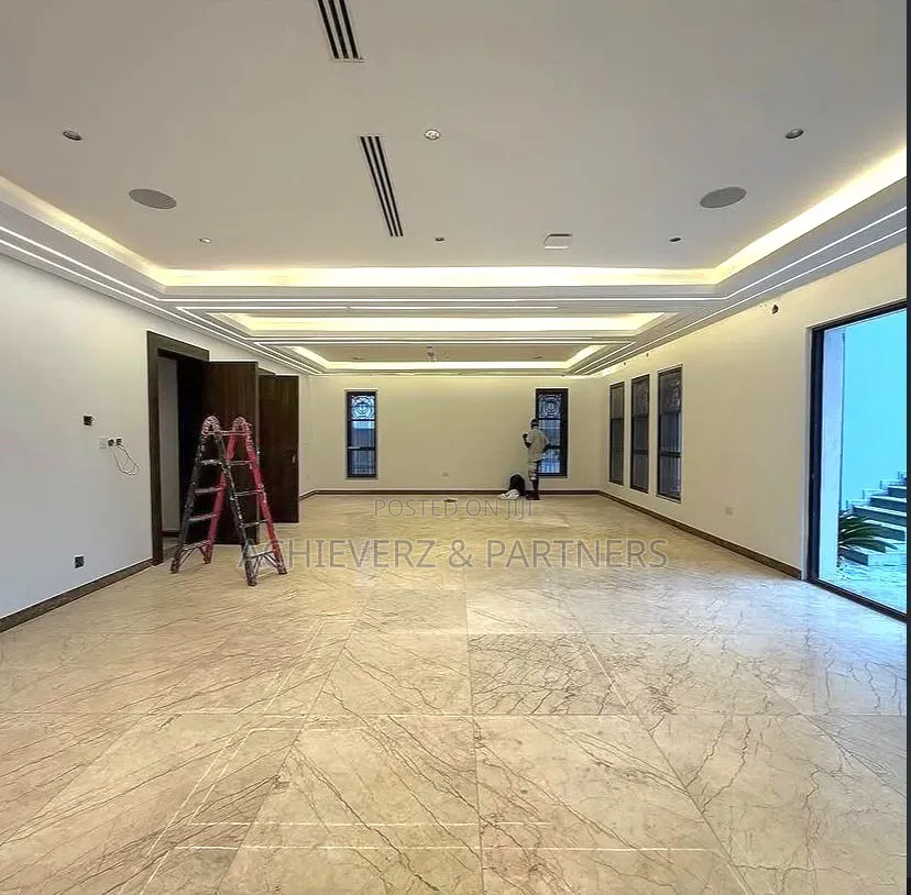 7bdrm Mansion in Maitama for sale in Maitama